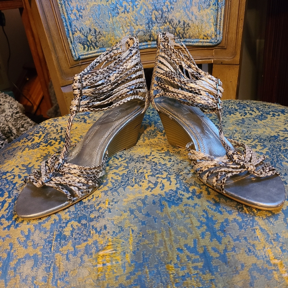 Loft Sandals with short heel